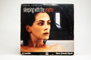 Sleeping With the Enemy / 1991 - Laser Disc - Image 2
