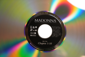Madonna The Girlie Show Live Down Under Laserdisc - Image 11