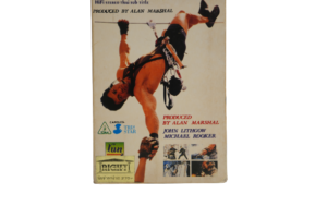 Cliffhanger VHS Movie 1993 - Image 3