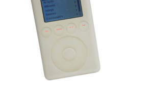 Apple iPod Classic 3rd Generation 15GB - Image 3